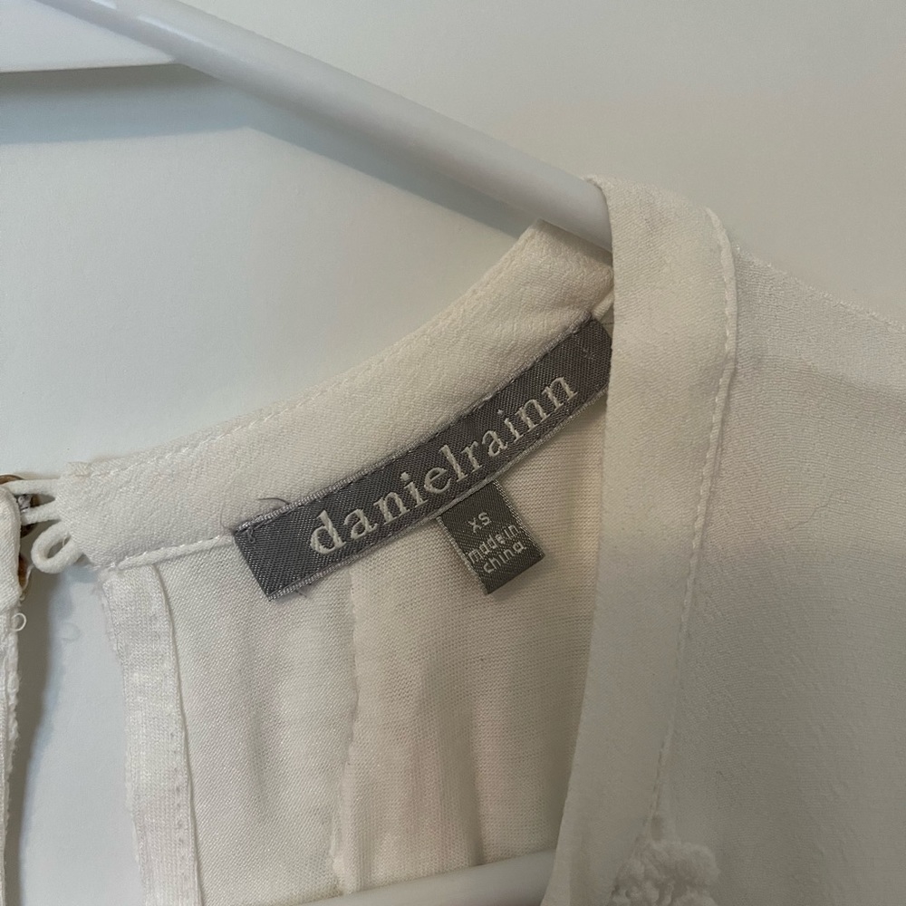 White Daniel Rainn Top - Picture 3 of 4